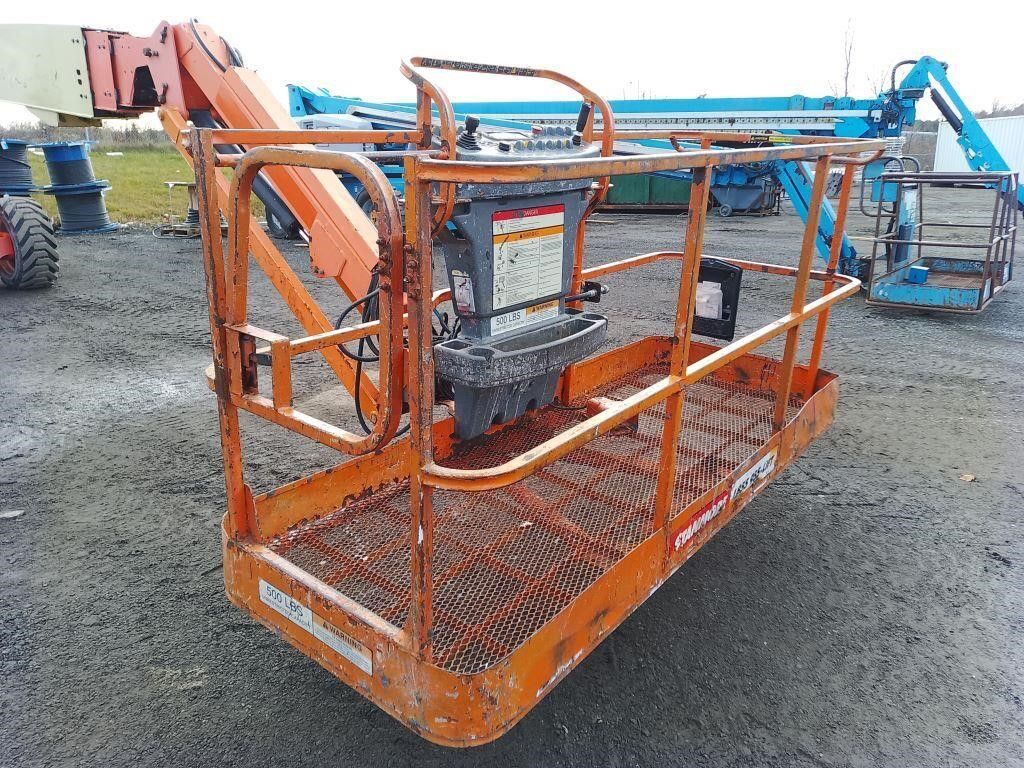 Articulated Boom Lift - View 2